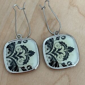 Double sided pierced earrings/ floral squares/silver tone/ measure 1/4 in